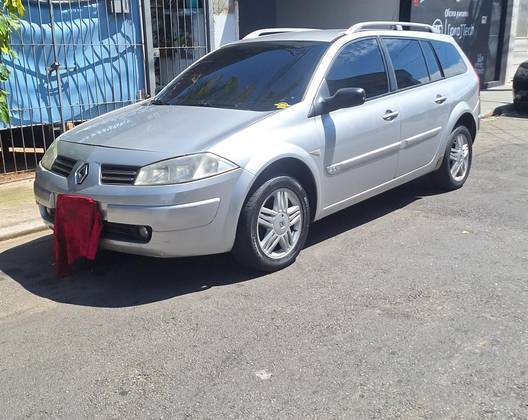 RENAULT MEGANE 2.0 PRIVILÉGE GRAND TOUR 16V GASOLINA 4P AUTOMÁTICO